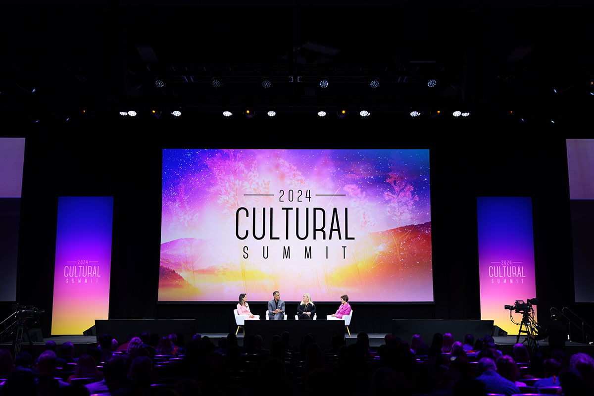 Mo Anderson, Vanessa Pollock, John Clidy and Wendy Harrelson on stage during Cultural Summit at Mega Agent Camp 2024